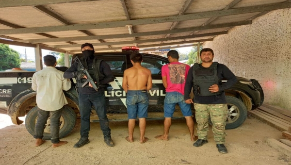 Polícia Civil prende 4 por roubo, apreende arma e recupera bens roubados em Manoel Urbano